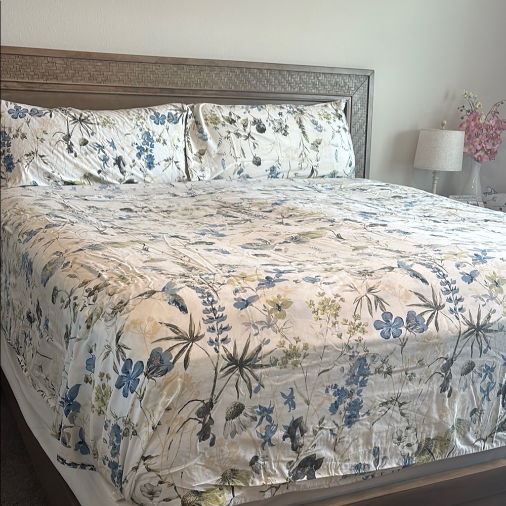 King size Floral Blue and Green Bedding Set with 2 pillow covers